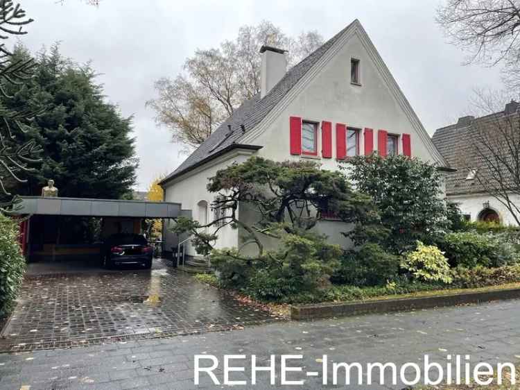 Sie suchen ein Haus mit Stil und Ambiente? Bitteschön: Freistehendes 1-Familienhaus mit Wintergarten auf großem Grundstück in 47198 Duisburg