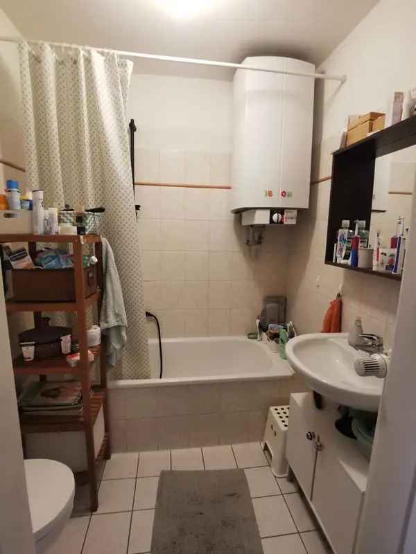 Suche 4-Zi-Wohnung in Altona Hamburg mit Balkon und guter Anbindung