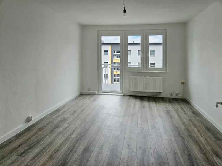 Frisch renovierte 3-Zimmer-Wohnung mit nagelneuem Balkon