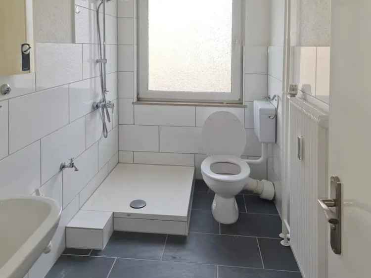 Renovierte 3-Zimmer-Wohnung mit Balkon zu vermieten!