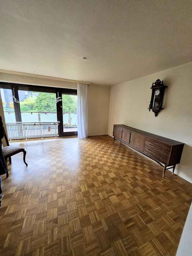 2 Zi. ETW zu verk., 44 qm Wfl., KDB, Dusche, Balkon + ca. 20 qm, Schwimmbad, Keller, Parkhaus