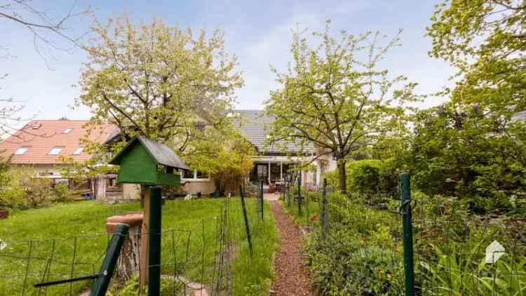 Charmantes EFH mit großem Garten, überdachter Terrasse, Garage und Einliegerwohnung