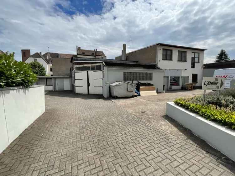 8-Wohnung-Haus in Duisburg mit Gewerbe- und Garage