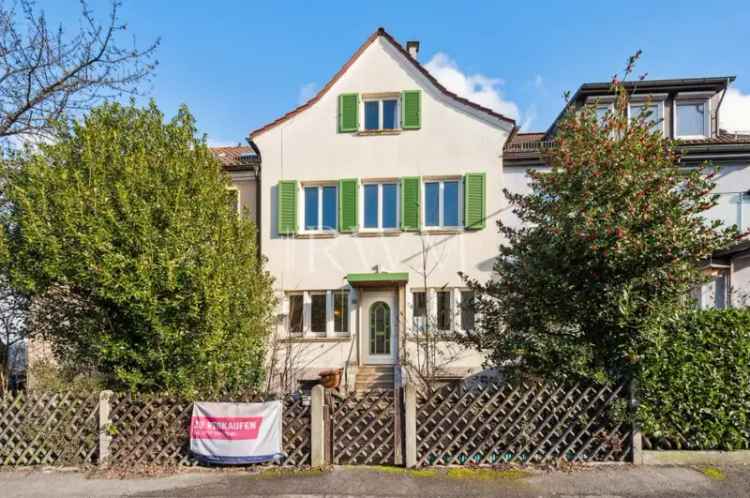 Renovierungsbedürftiges Reihenmittelhaus in Stuttgart-Feuerbach mit Ausbaupotenzial im Dachgeschoss