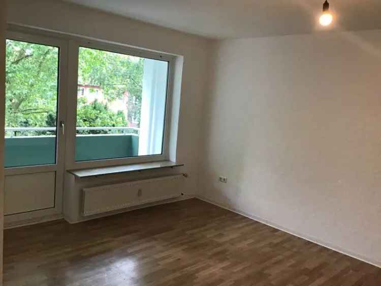 2 Zimmer Wohnung mit Balkon und Abstellkammer