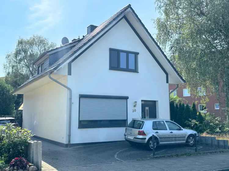 Freistehendes Einfamilienhaus mit großem Grundstück nahe Knoops Park