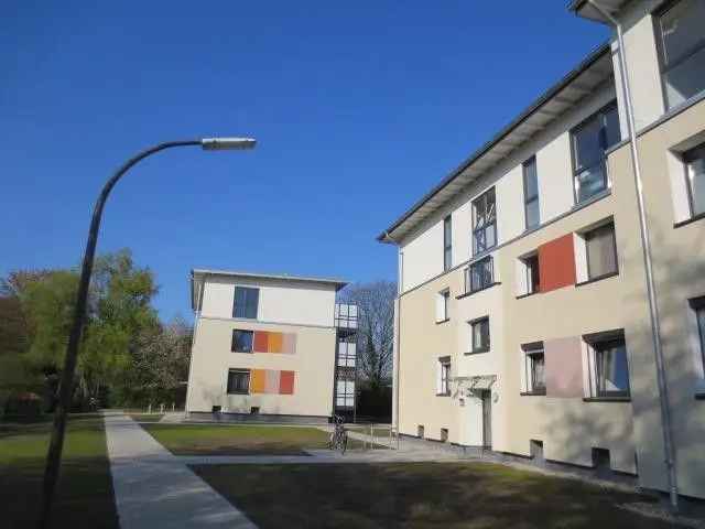 Bald zu haben: umfangreich sanierte Wohnung mit ebenerdiger Dusche