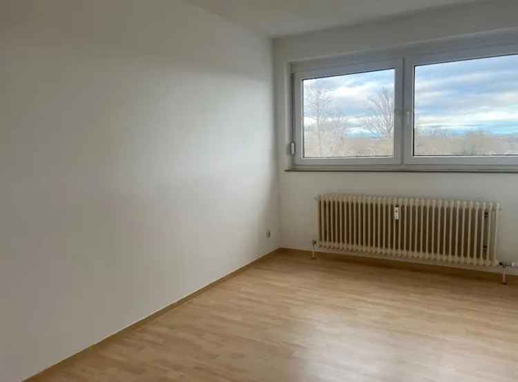 "3,5-Zi.-Obergeschosswohnung mit Aufzug und Balkon in Ostfildern-Scharnhausen"