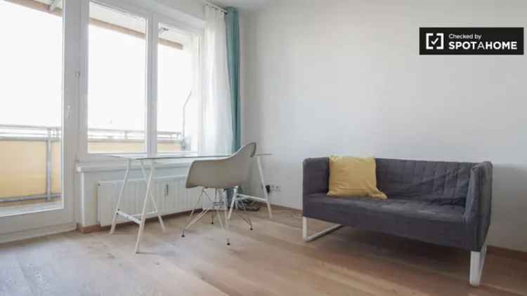 Zimmer in 4-Zimmer-Wohnung in Treptow-Köpenick, Berlin