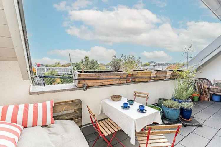 Nahe Luitpoldpark – Elegante 4,5-Zimmer-Maisonette mit einladender Süd-Dachterrasse