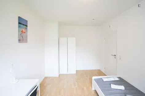 Wohnung (34.56 m²) zur Miete in Düsseldorf (Kölner Landstraße 346, 40589 Dusseldorf, Germany) - immosurf.de