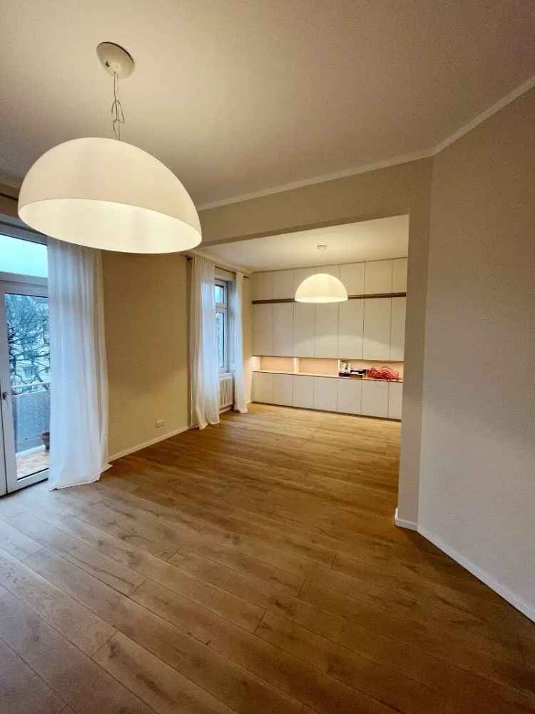 Frankfurt-Nordend: Top modernisierte 3-4 Zimmer Stilaltbauwohnung!