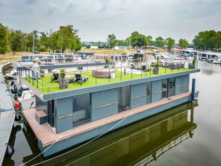 LUXUS Hausboot – 3 Etagen – 100m² Wohnen + 120 m² SONNENTERRASSE – Kamin, Kino, komplett individuell