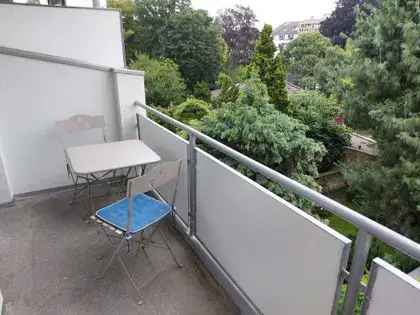 Miete Wohnung Düsseldorf mit Balkon in ruhiger Straße