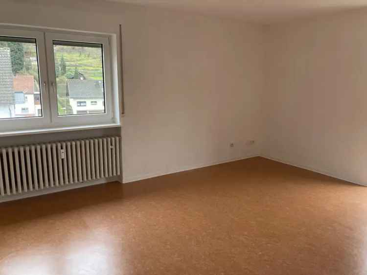 Geräumige Wohnung sucht neue Mieter | Breidenbach, Buchenstraße