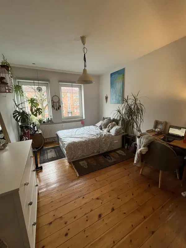 Tausch 2,5 Zimmer Wohnung in Kiel mit Altbaucharme und Garten