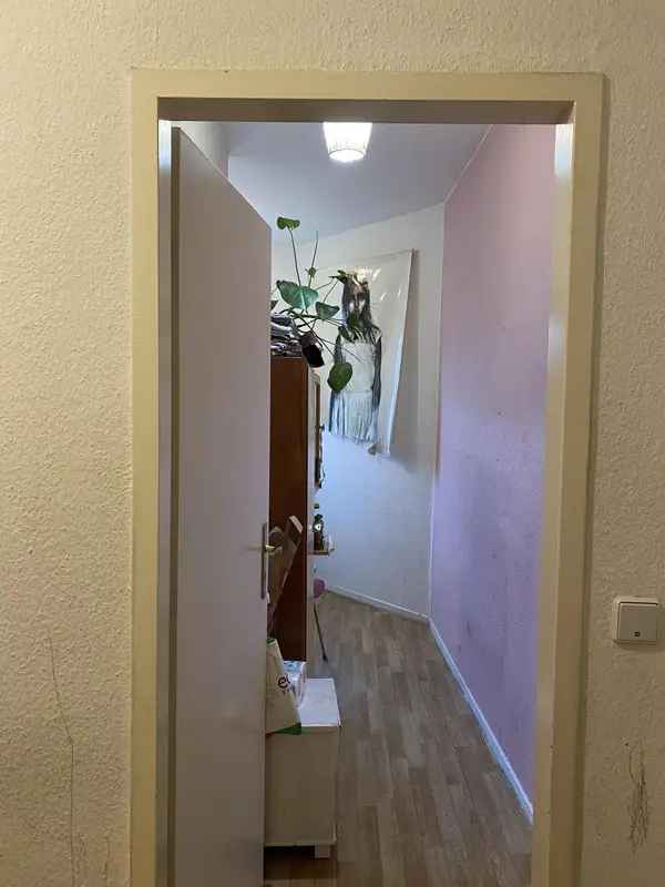 Mieten Altbauwohnung in Neukölln Berlin mit Balkon und Badewanne