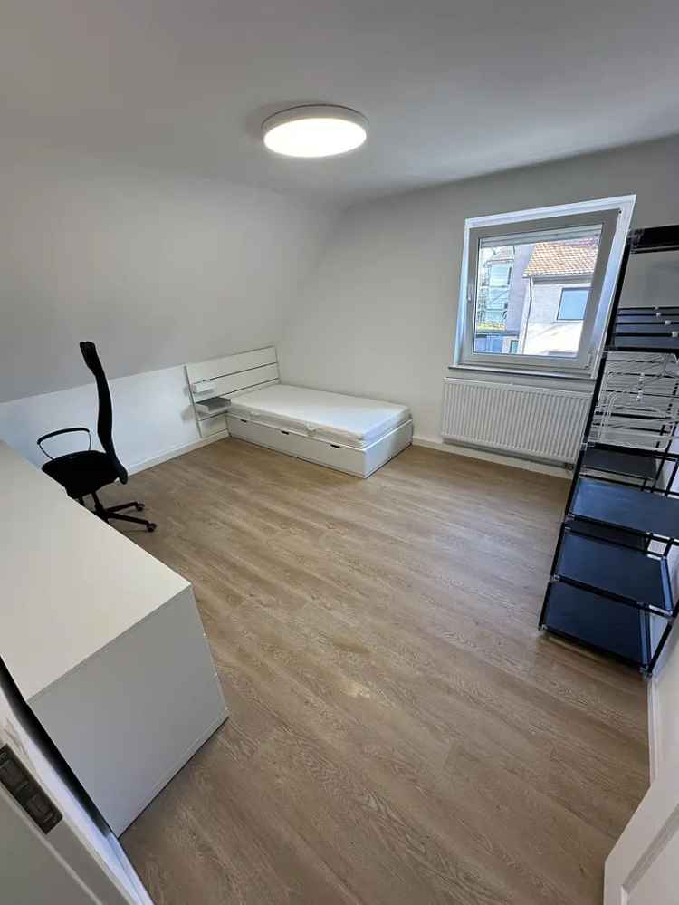 Große 6 Zimmer Wohnung nähe Stadtmitte