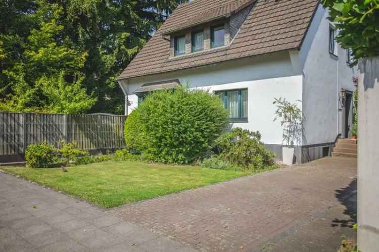 Freistehendes Einfamilienhaus in sehr beliebter Lage in Köln!