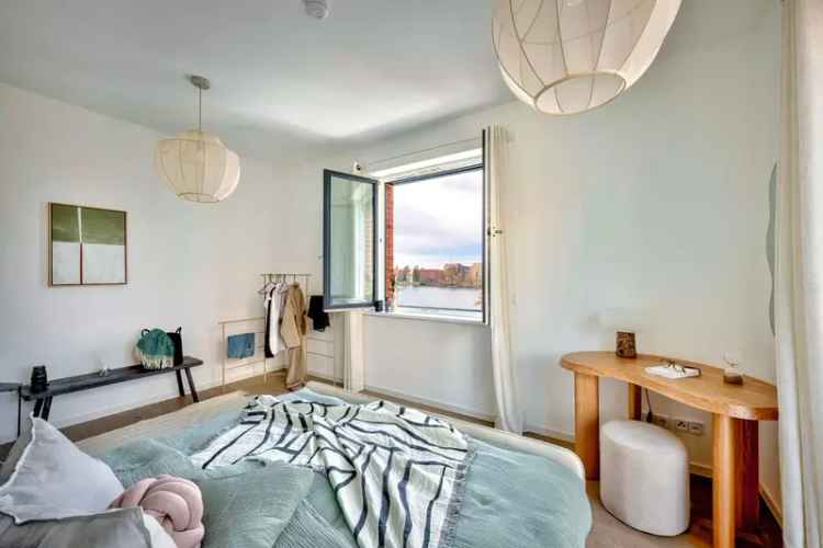 Wohn-Oase auf 2 Etagen: Maisonette-Eigentumswohnung auf Eiswerder + 3 Zimmer + 2 Bäder