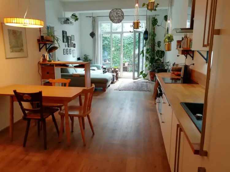 Tauschen Altbau Loft Wohnung Nippes Köln mit grüner Terrasse