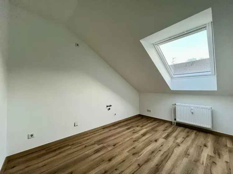 WBS / Erstbezug nach Renovierung / 2 Zimmer Wohnung mit Balkon in Velbert-Neviges