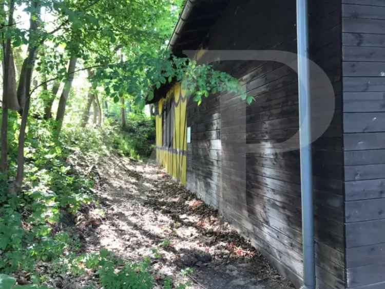 Denkmalgeschützter Lokschuppen am Teltowkanal Wohnen Gewerbe