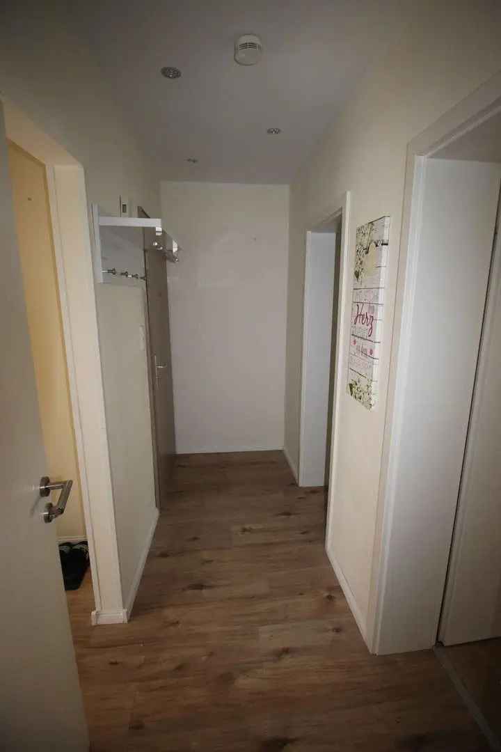 Möblierte 2-Zimmer Wohnung 47m² Balkon Keller Bad