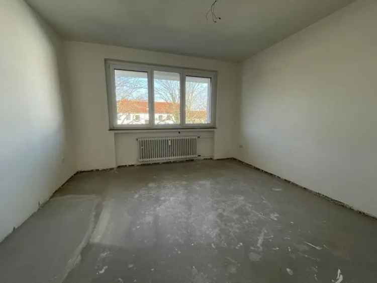 Frisch renovierte 3-Zimmer-Wohnung mit Balkon!