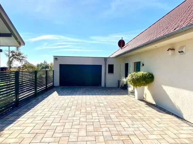 Hochwertiger Bungalow mit Garage und Top-Ausstattung!