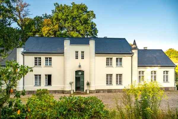 Kaufen Wohnung in Wandlitz Lanke Historisches Schloss mit Garten