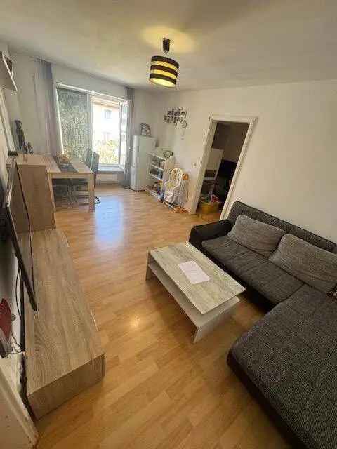 2 Zimmer Wohnung mit 2 Balkonen im Herzen von Haidhausen!