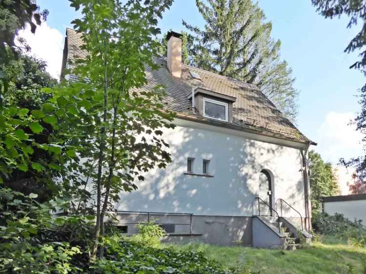 Sanitätsbetriebenes Einfamilienhaus in Nürnberg-Laufamholz