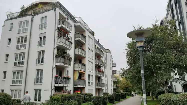 3 Zimmer Wohnung vermietet Balkon Gäste WC Aufzug Hell Top Grundriss Tiefgarage