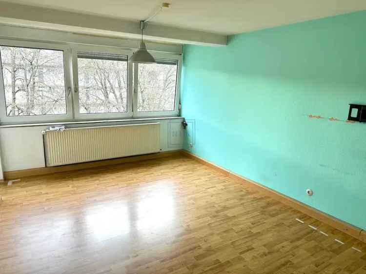 „KEIN ERBPACHT – Ideale Einsteigerimmobilie – geschickte 3-Zi.-OG-Wohnung in Stuttgart-Feuerbach“