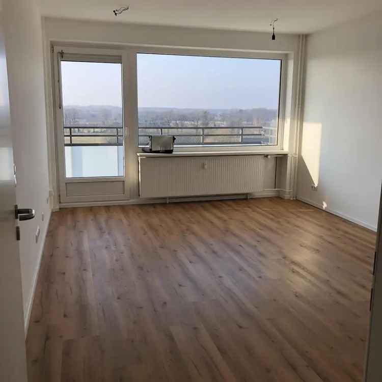 Mieten 2 Zimmerwohnung mit Balkon und Tiefgaragenstellplatz in Halstenbek