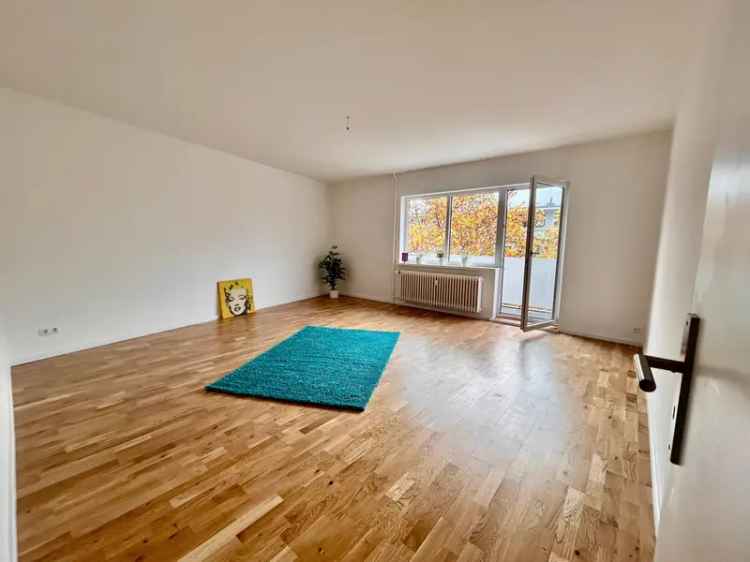 Modernisierte 2-Zimmer Wohnung mit Balkon zum Kauf