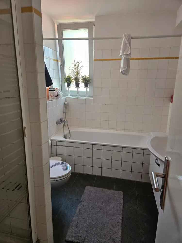 Gut vermietete und helle City-Wohnung mit Fahrstuhl und Tiefgarage
