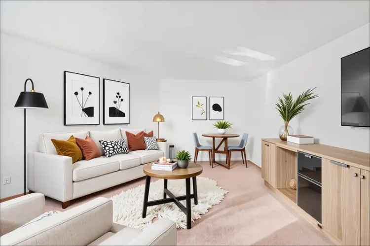 Im Maisonette-Stil: Geräumiges Apartment mit Souterrain in gepflegter Wohnanlage