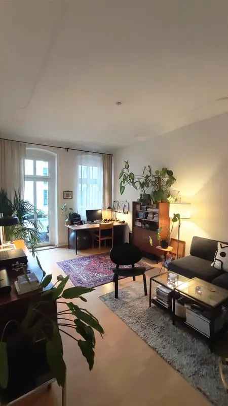 Altbauwohnung Friedrichshain Balkon Keller Spree Juni Juli