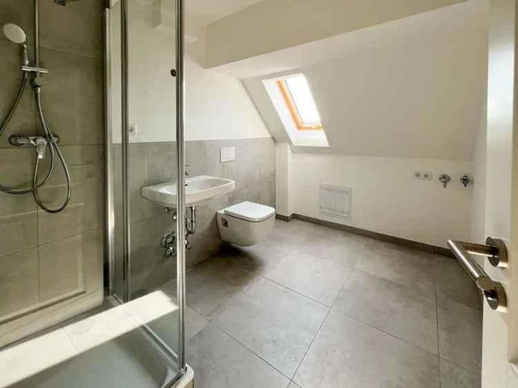 Erstbezug nach Sanierung, 2-Raum-Wohnung mit Balkon