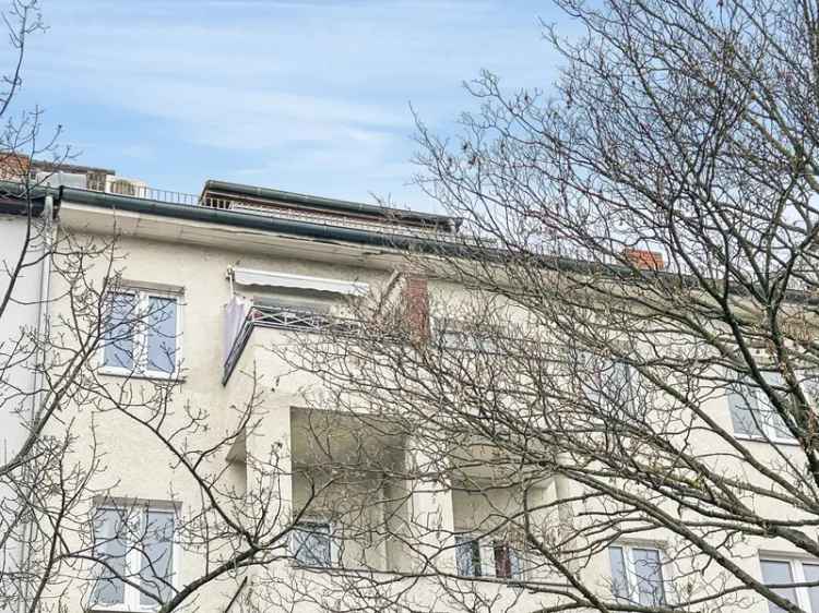 Helle und gepflegte 2-Zimmer-Wohnung mit Balkon in Berlin-Wilmersdorf