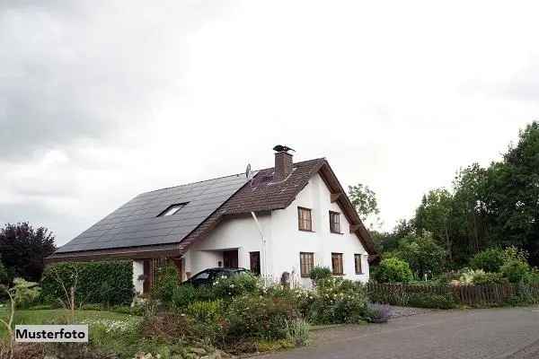 Ohne Provision + Freistehendes Einfamilienhaus mit Garage +