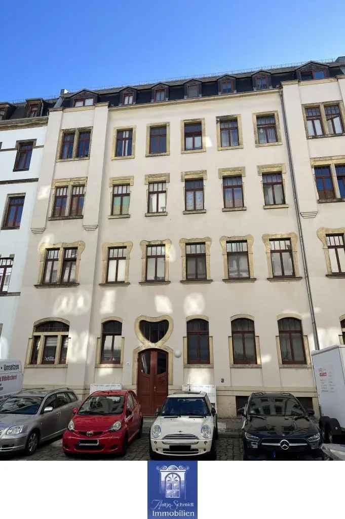 Gemütliche Wohnung! Bad mit Wanne und Fenster! Zentrale und ruhige Lage!