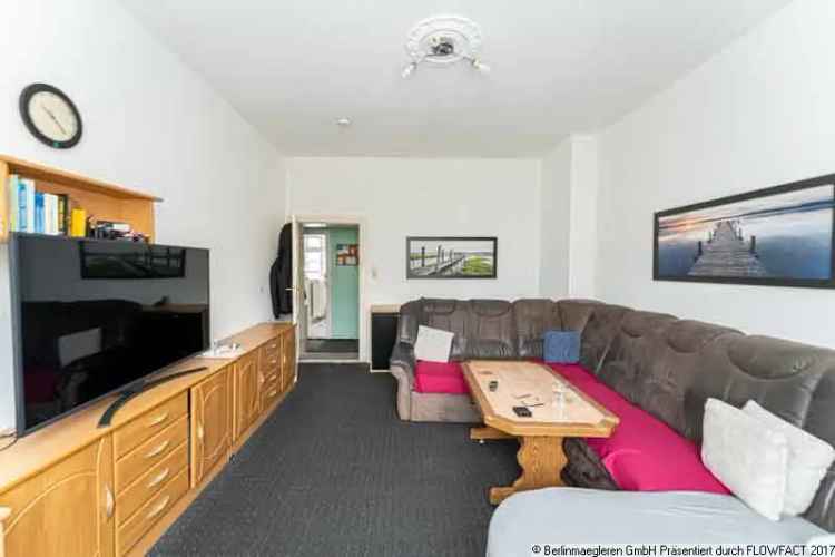 Rented 2.5-room apartment with balcony as an investment