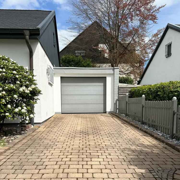 Freistehendes Einfamilienhaus mit schönem Garten und grosser Terrasse