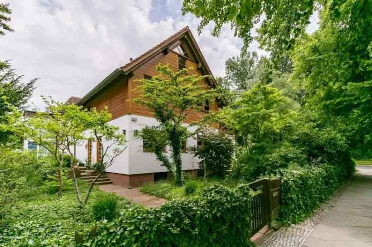 Nachhaltiges Einfamilienhaus in bester Lage von Berlin-Zehlendorf