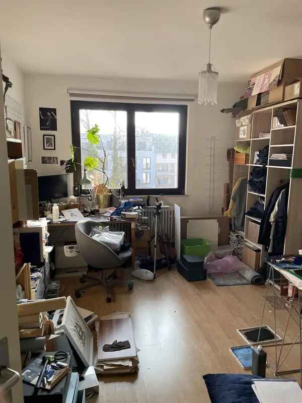 Mieten Wohnung in Frankfurt am Main mit drei Zimmern und Küche