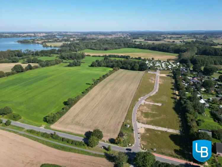 Leben am Dobersdorfer See:
622 m² großes Baugrundstück in Ortsrandlage von Tökendorf,  GST - 02