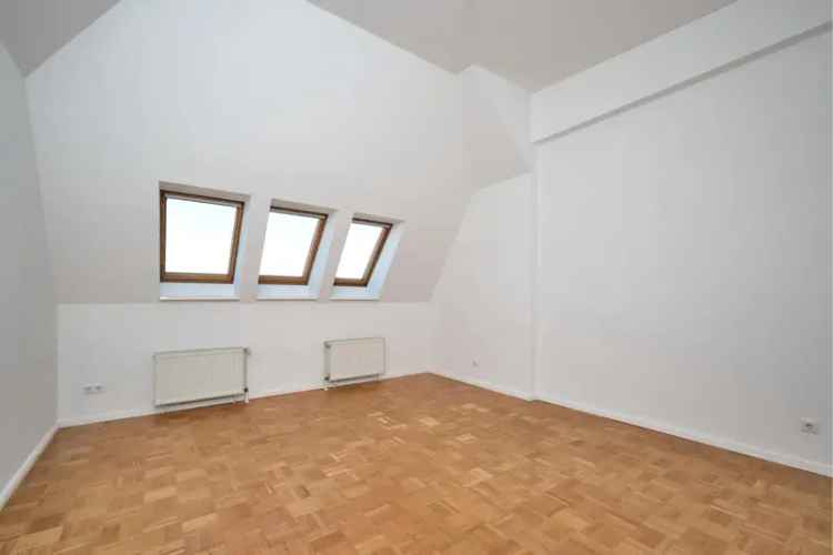 Bezugsfrei: 2 Zimmerwohnung mit Aussicht